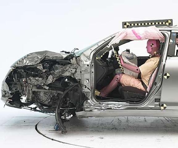 Honda Accord e Suzuki Kizashi. Le migliori al crash test IIHS