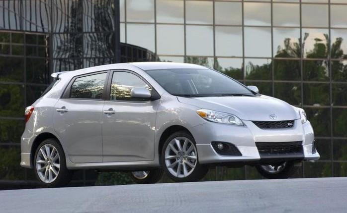 Maxi richiamo Toyota: oltre 1 milione di airbag e tergicristalli da controllare
