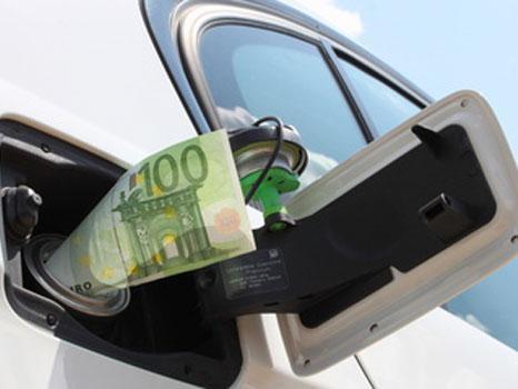 Con la corretta manutenzione dell'auto si risparmia il 15% di carburante