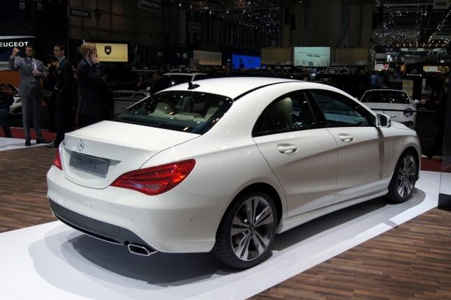 Salone di Ginevra 2013: Mercedes inventa un nuovo segmento con la CLA