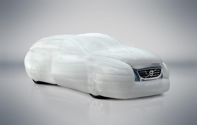 Volvo inventa l'airbag esterno che avvolge l'auto