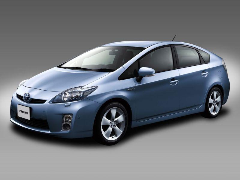 Toyota richiama la Prius: problemi all'impianto frenante