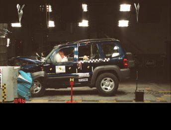 Crash Test Jeep Cherokee