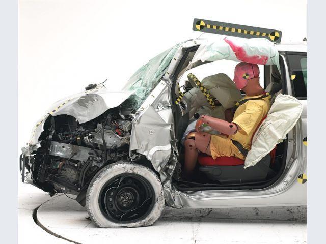 Crash test Small Overlap IIHS: la strage delle piccole auto