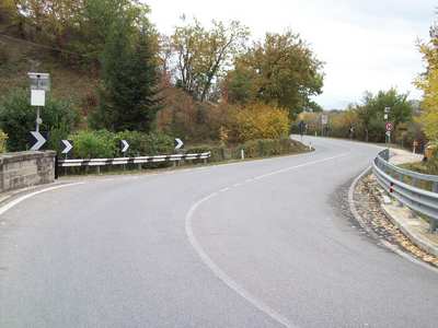 Esce di strada e muore alla “curva maledetta”: la P.A. non ha colpa