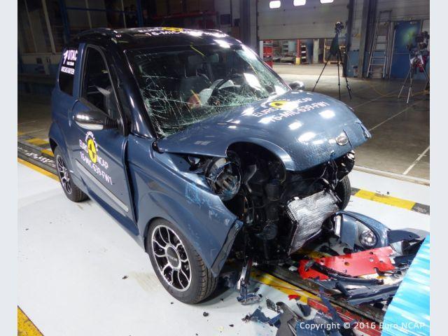 Microcar, sono sicure come le automobili? Ecco un altro crash test