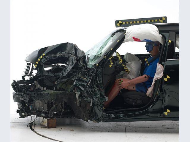 Crash test ADAC, quando l’impatto avviene sullo spigolo