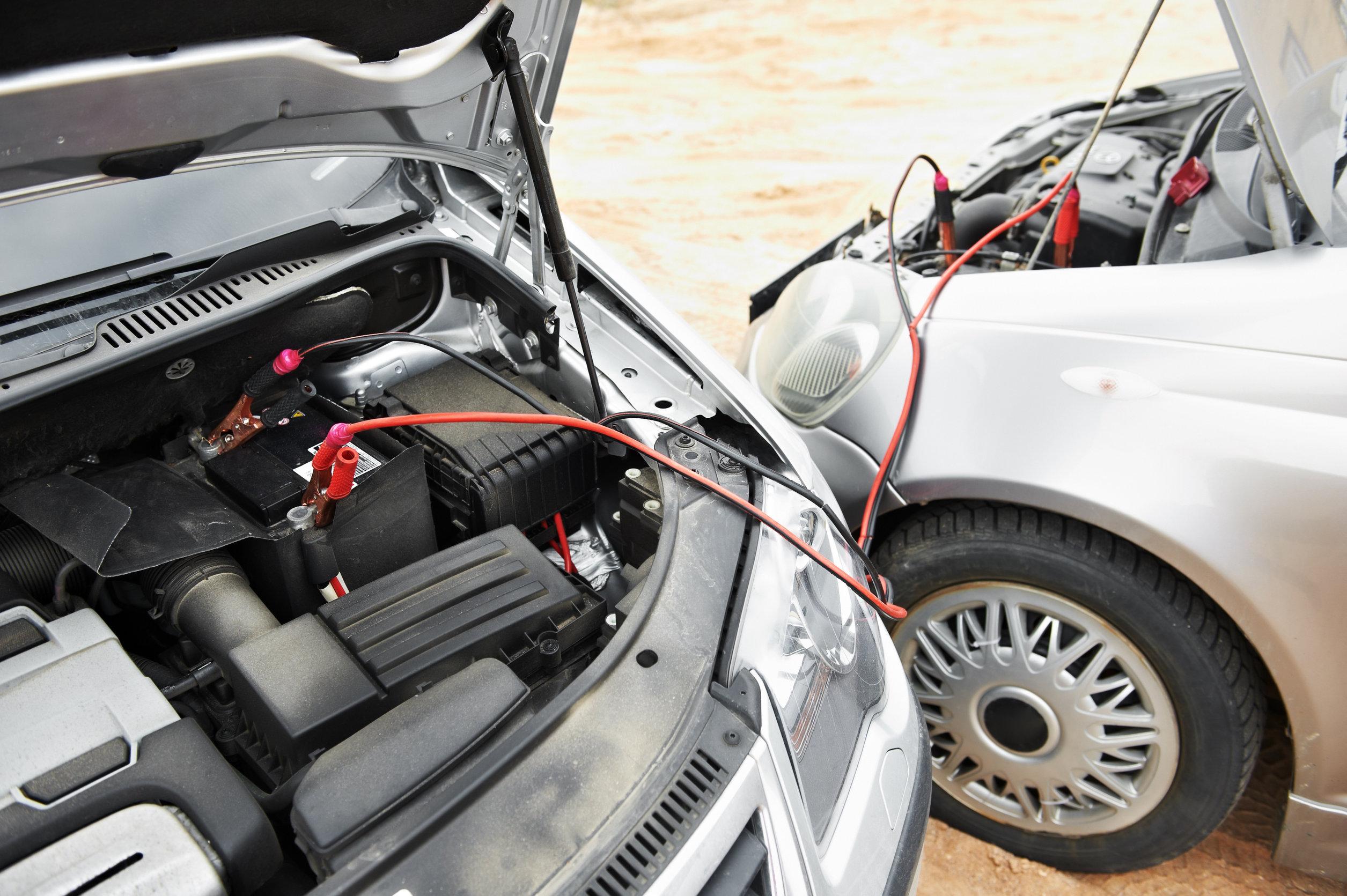 Batteria auto scarica: 4 consigli per prepararla all’inverno