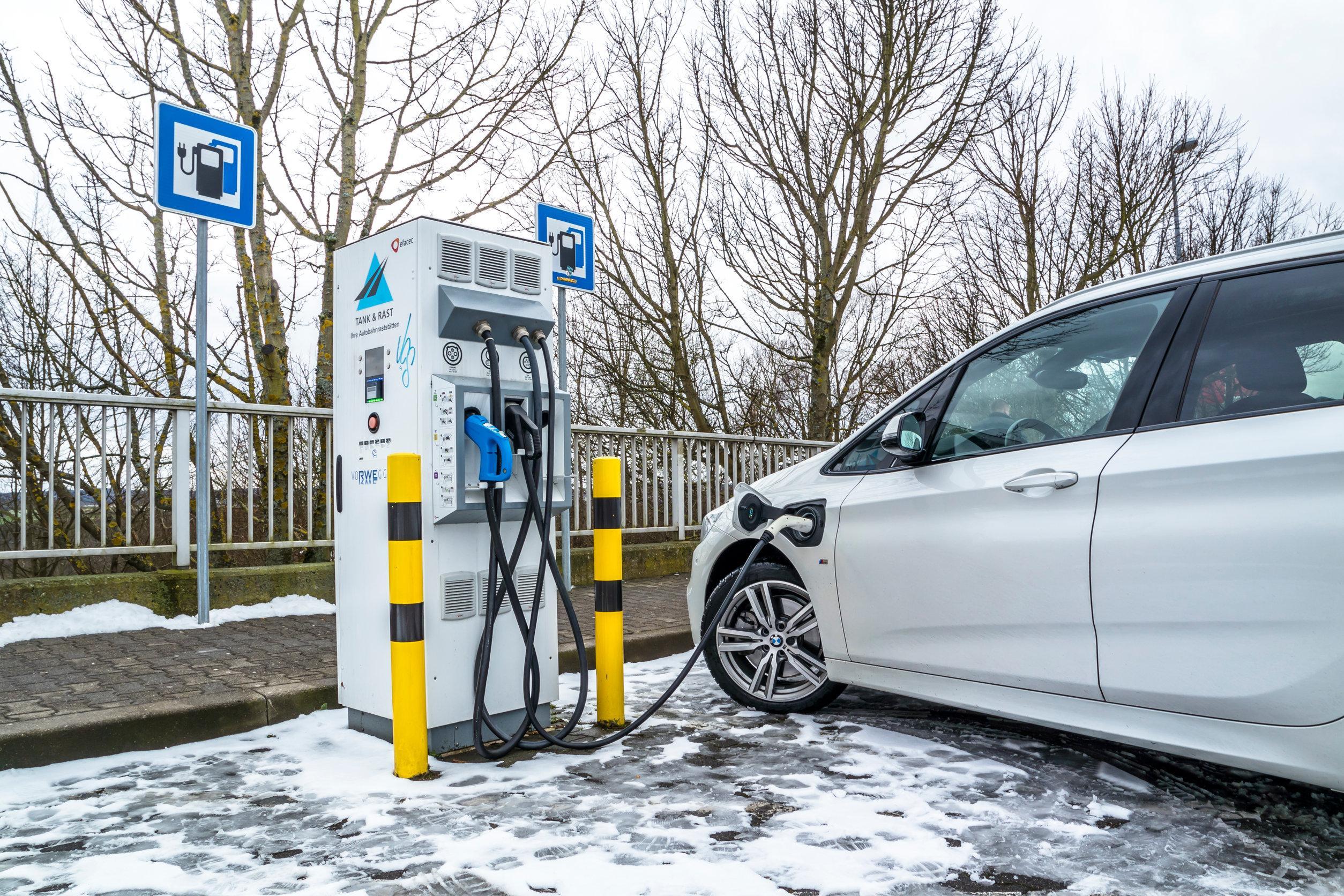 Autonomia auto elettriche in inverno: quanto diminuisce?