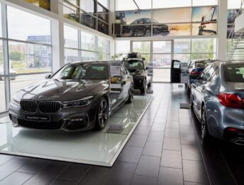 Immatricolazioni auto: +15% ad ottobre, recuperano le ICE