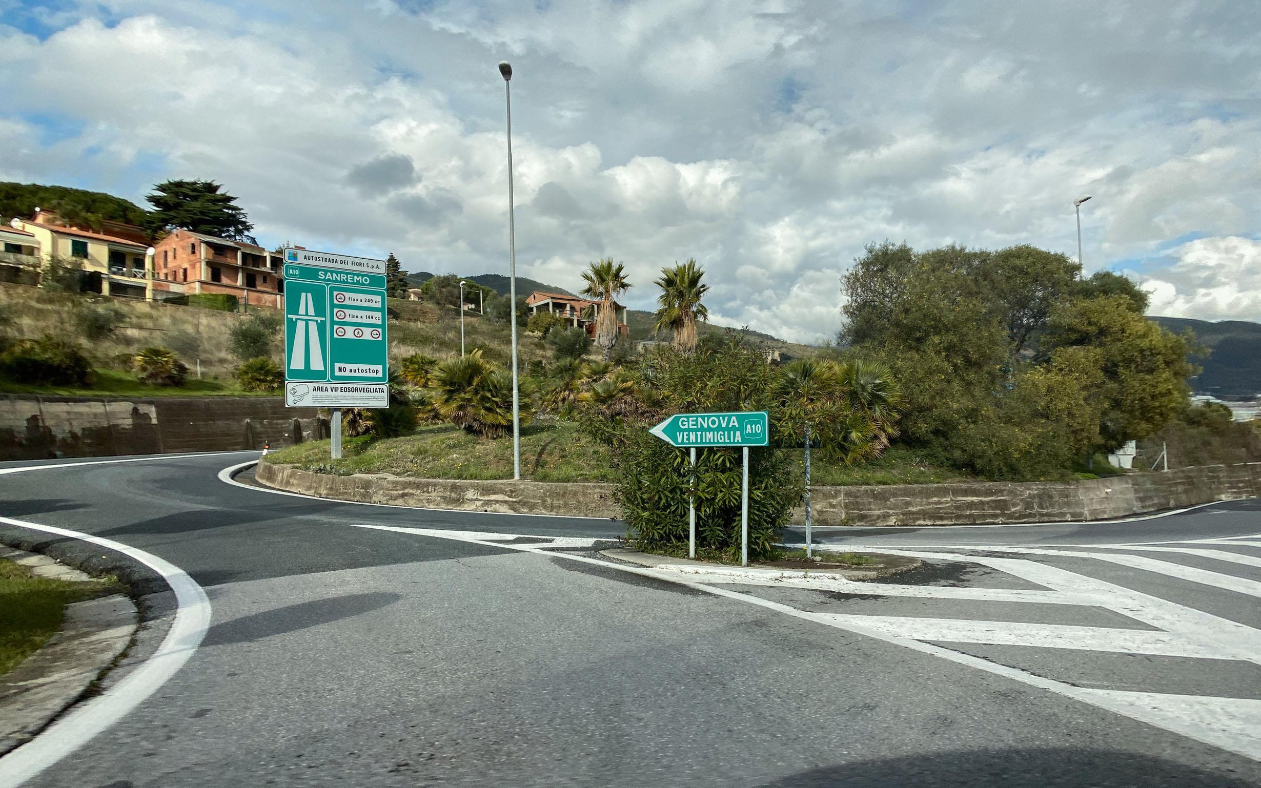 Autostrada chi ha la precedenza
