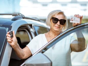 Anziani sicuri al volante: come capire quando smettere di guidare