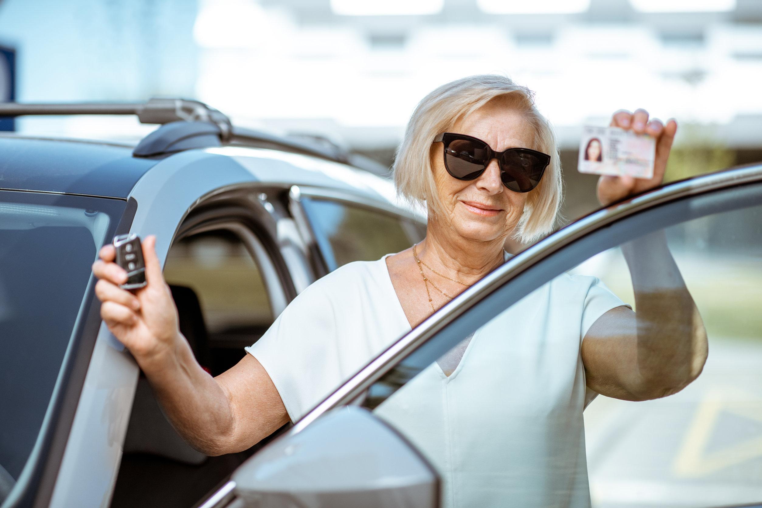 Anziani sicuri al volante: come capire quando smettere di guidare