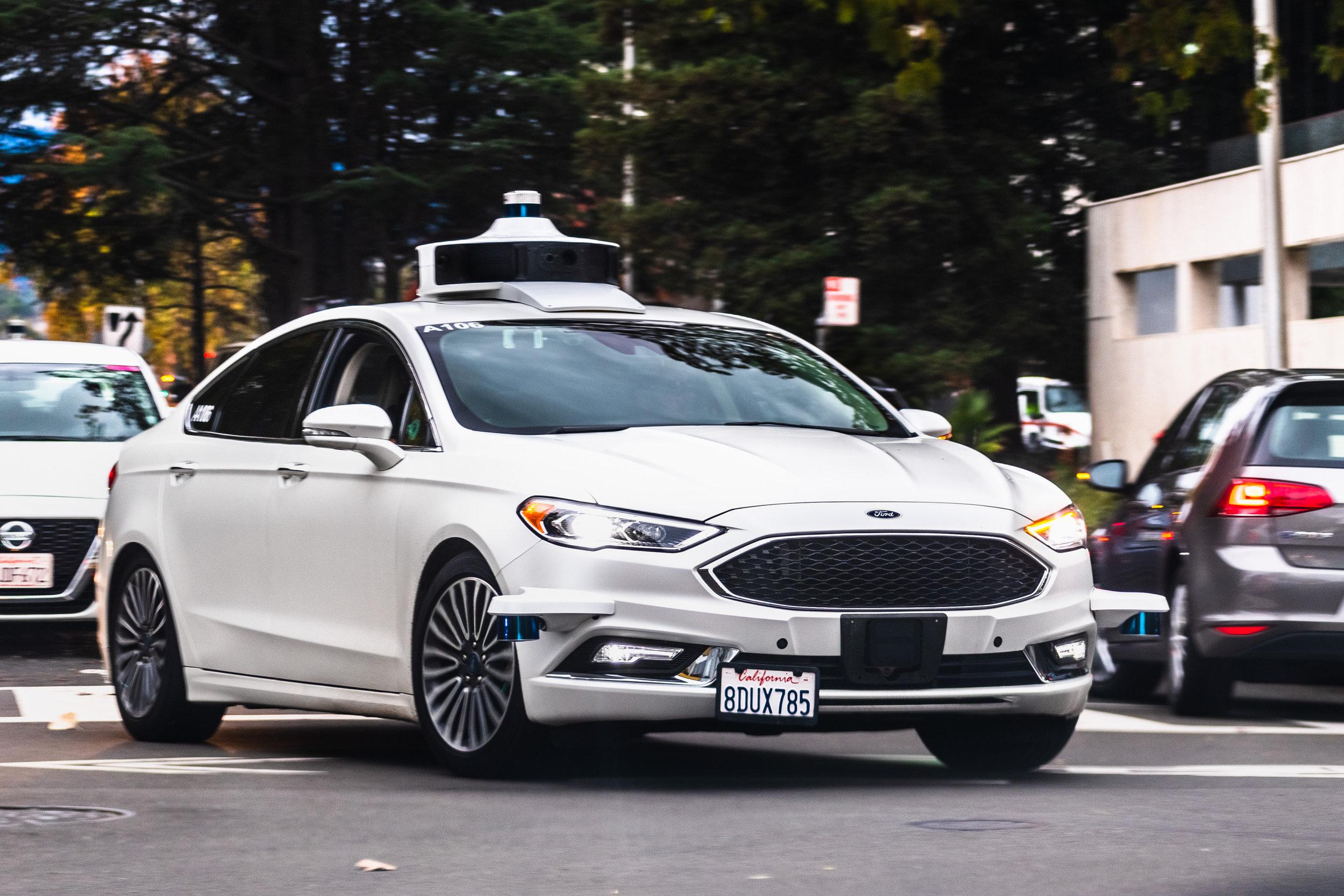 La guida autonoma aiuterà anziani e disabili: l’indagine ÖAMTC
