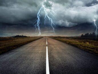L’auto protegge dai fulmini di un temporale?