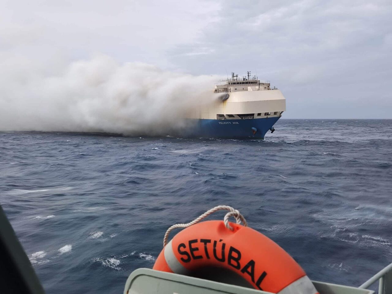 Incendio Felicity Ace: Armatore e Assicurazione incolpano la Tycan