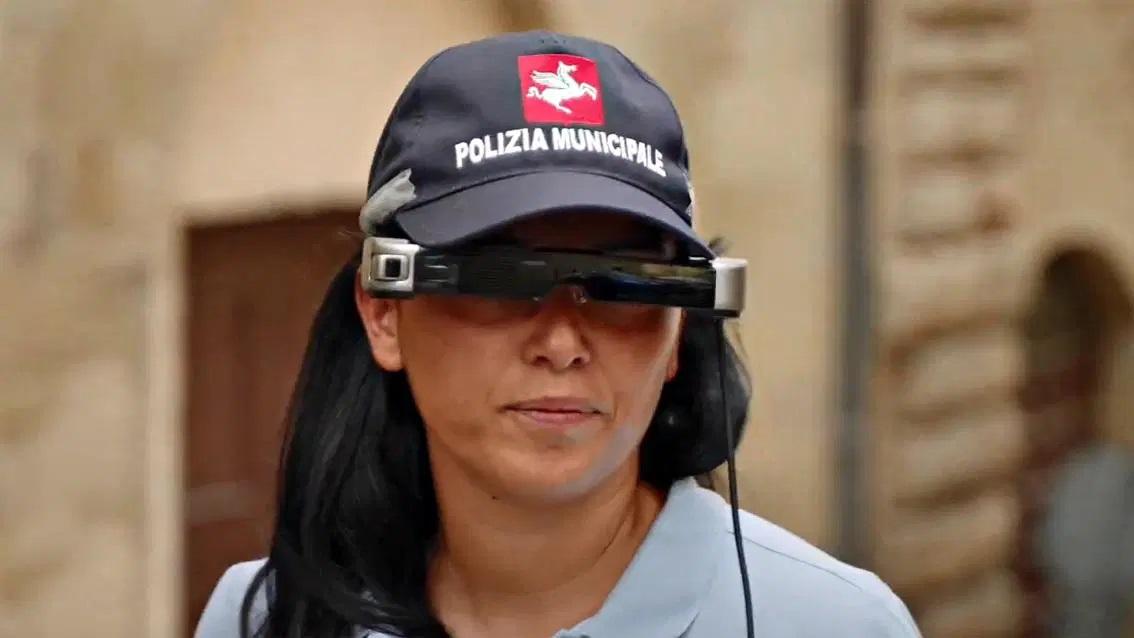 Occhiali speciali per leggere le targhe: problemi di privacy?