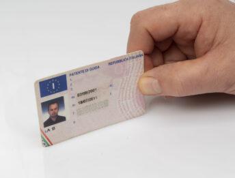 Costo rinnovo patente: in Italia i prezzi più alti d’Europa