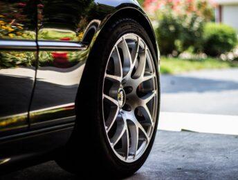 Auto usata: come controllare cerchioni e pneumatici