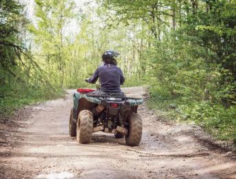 Fuoristrada vietato in tutta Italia per auto, moto e bici: il Ministero precisa