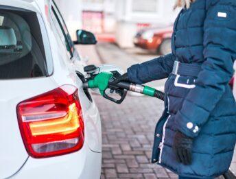 Prezzo benzina oggi: quanto costa dopo l’aumento delle accise?