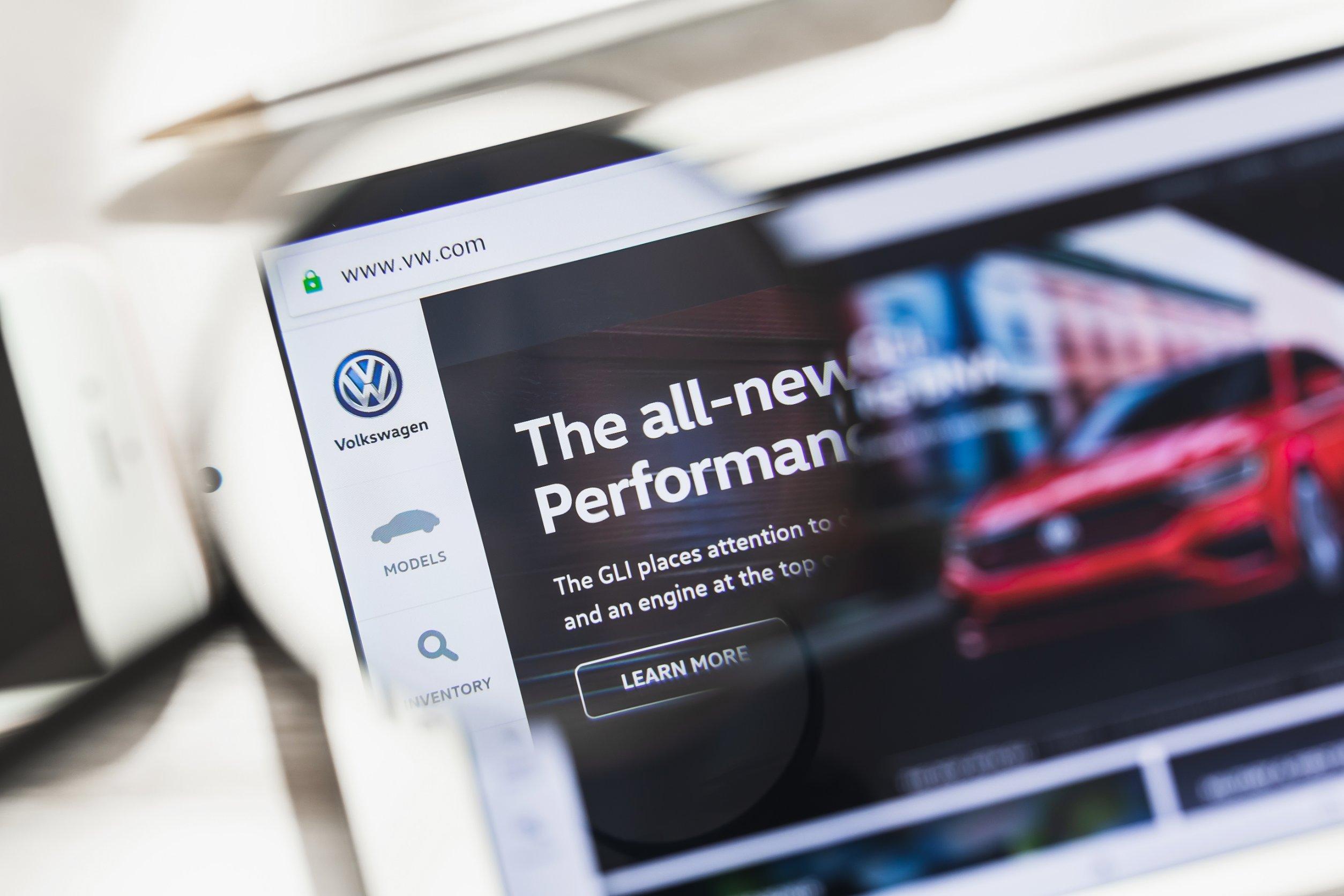 Acquisto auto online: “clienti BEV” meno soddisfatti di quelli tradizionali