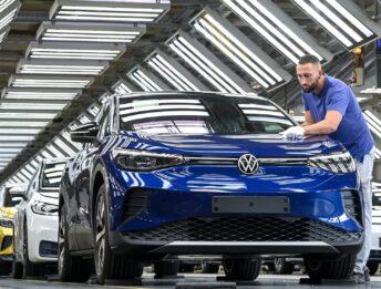 Auto nuova: sino +44% i prezzi 2022, brand tedeschi più redditizi