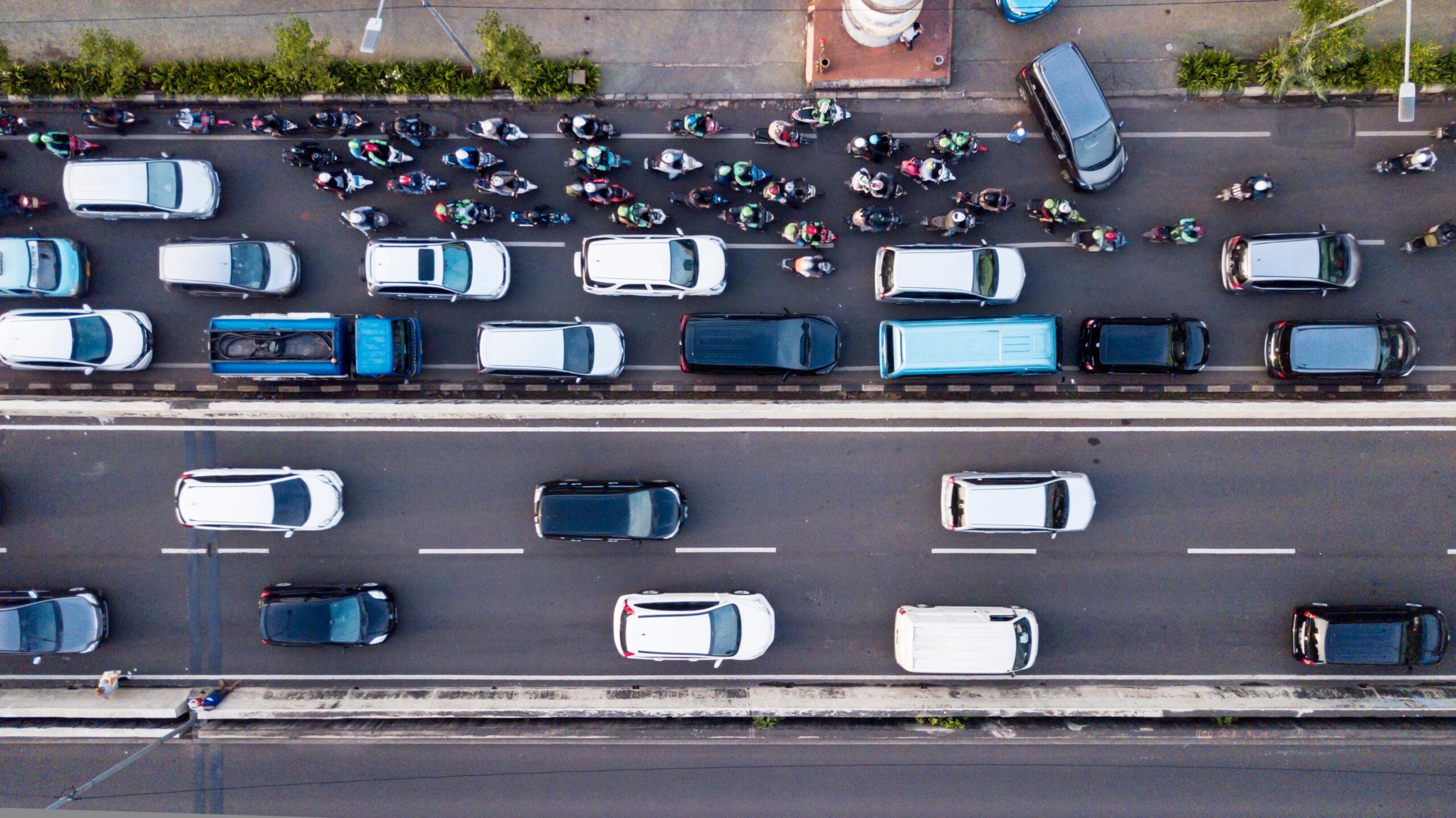 Traffico auto: il Covid ha spostato l’ora di punta in 158 città