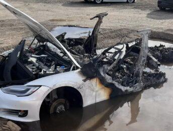 California: una Tesla prende fuoco dopo 3 settimane dall’incidente