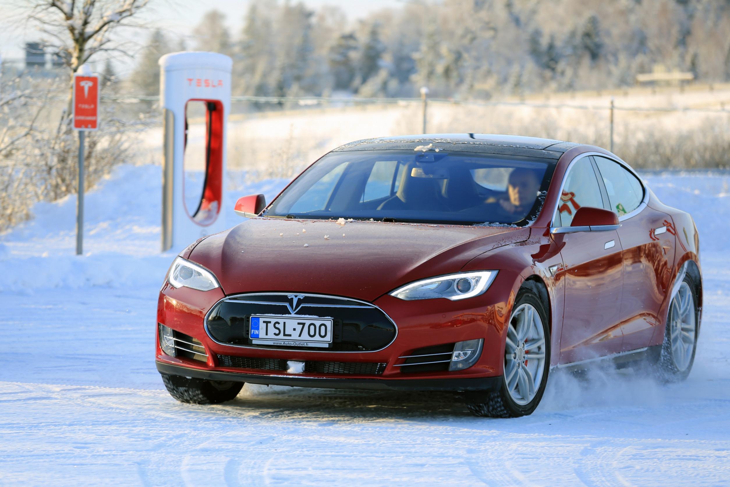 Corea: multa da 2,2 milioni a Tesla per l’autonomia invernale ridotta