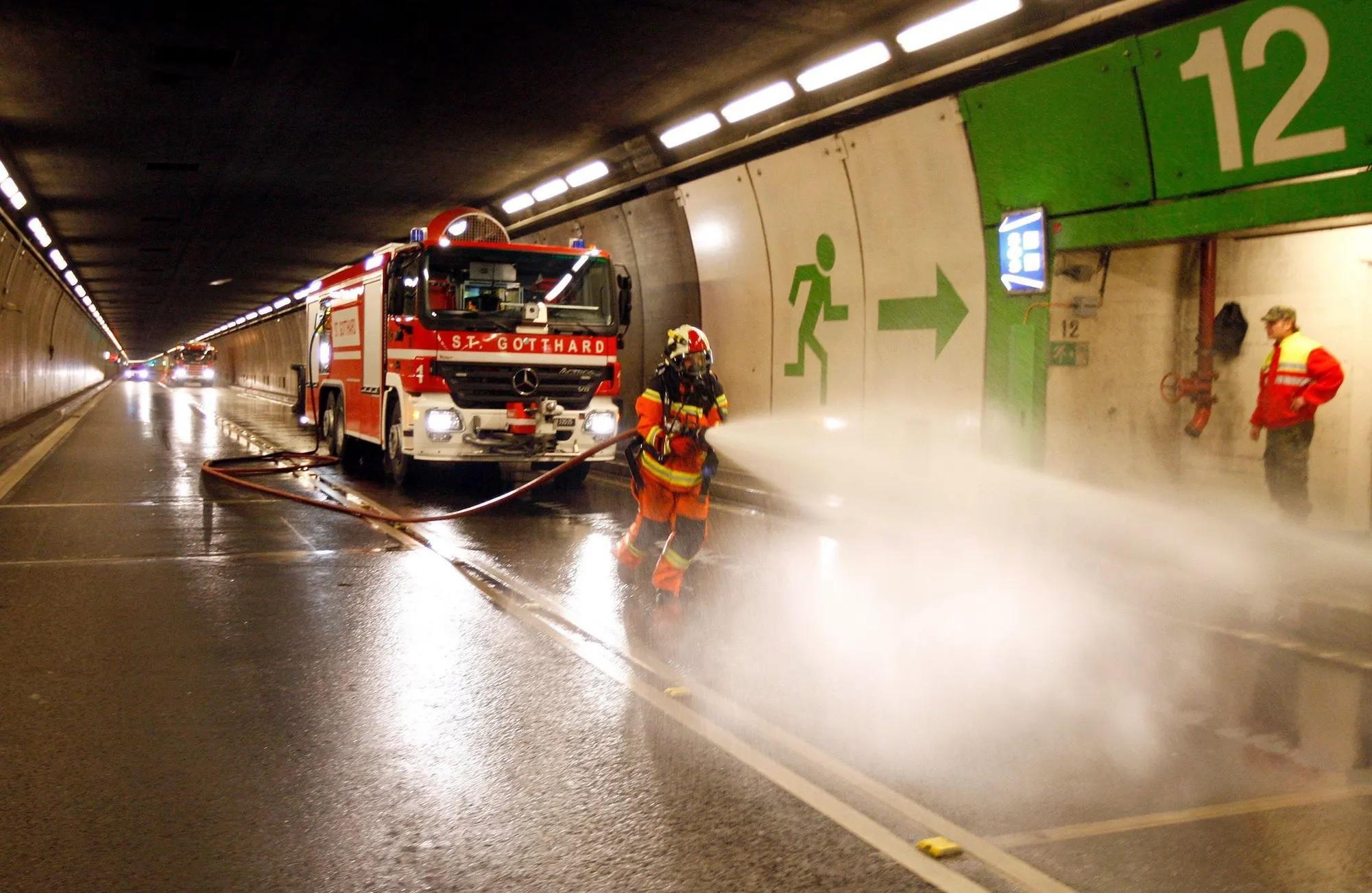 San Gottardo: non siamo pronti agli incendi di camion elettrici