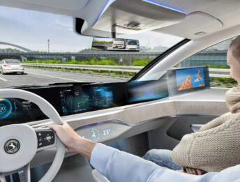 Ecco il display infotainment che non distrae il conducente