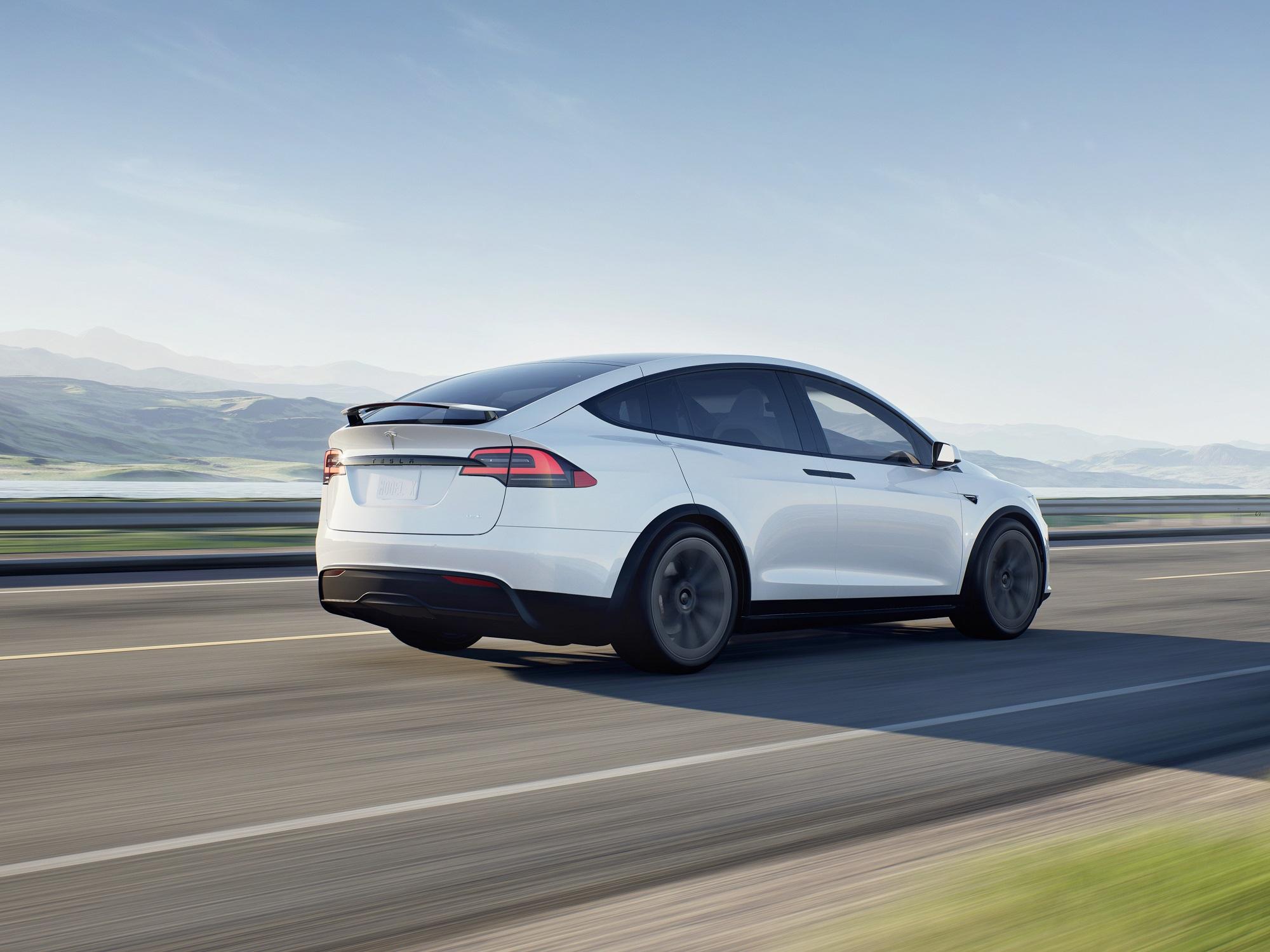 Tesla: NHTSA amplia l’indagine sugli arresti anomali dell’Autopilot