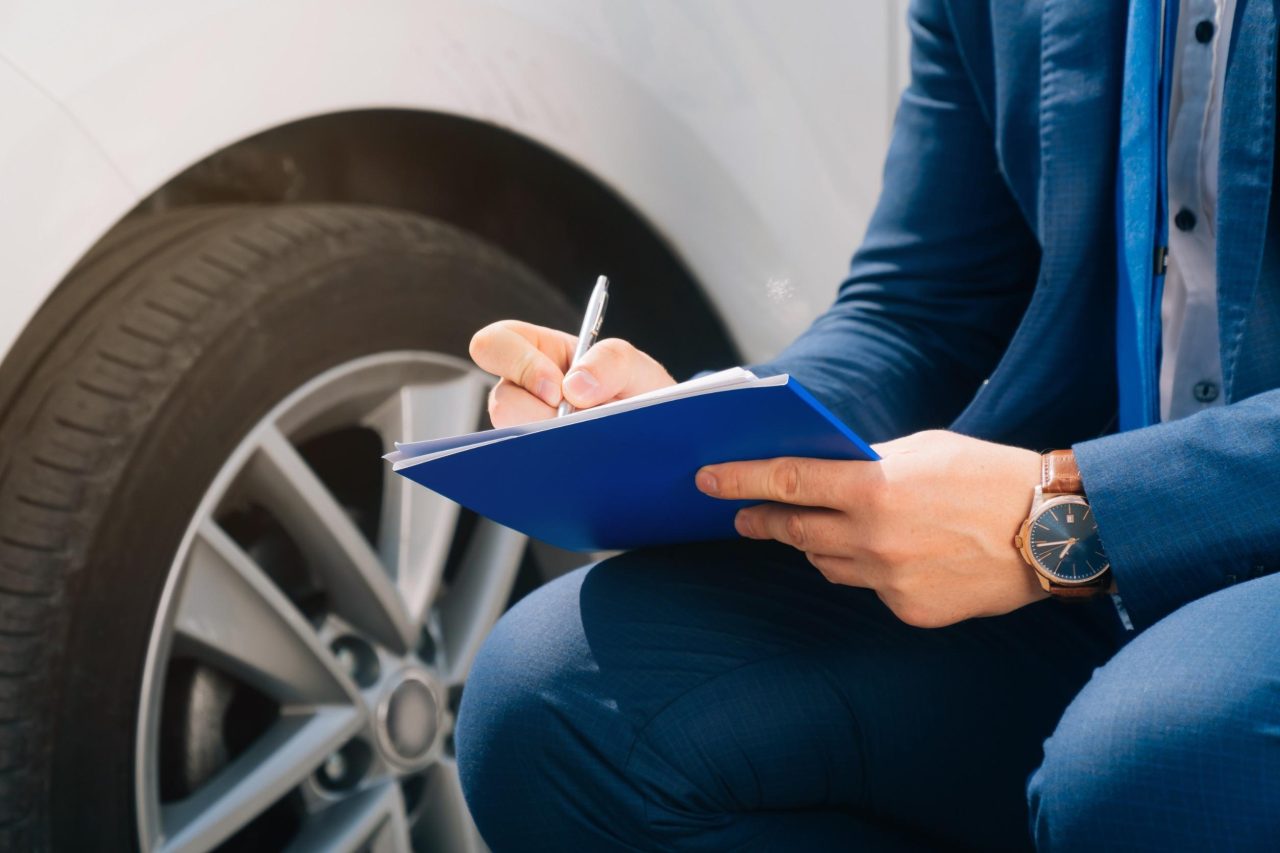 Assicurazione auto mensile o rateizzata? Le differenze
