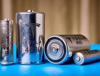 Batterie al litio: USA più attraenti, a rischio 66% di produzione UE