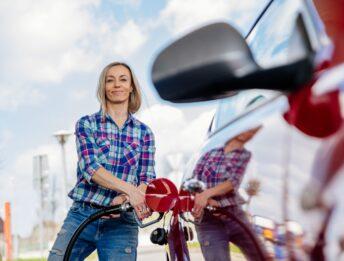 Calcolo consumo benzina per un viaggio: come si fa?