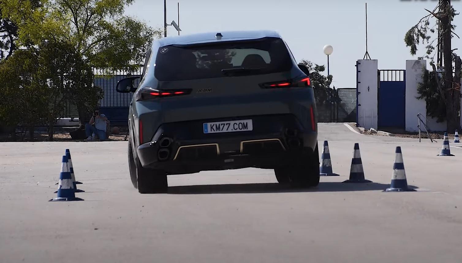 BMW XM: nel test dell’alce il peso non perdona