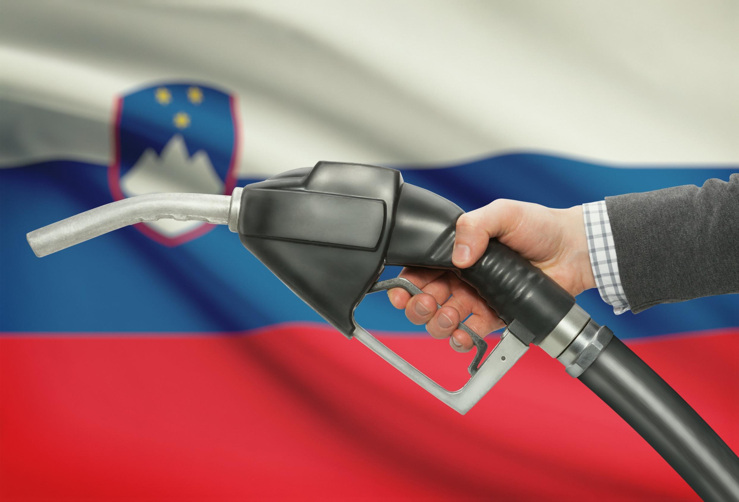 Benzina e diesel a 1,4 €/litro in Slovenia: scatta il taglio delle accise