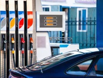 Carburanti: torna il cartello con i prezzi medi, rivincita del Governo