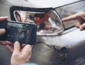 Incidente auto, foto o testimoni: chi prevale per l’assicurazione?