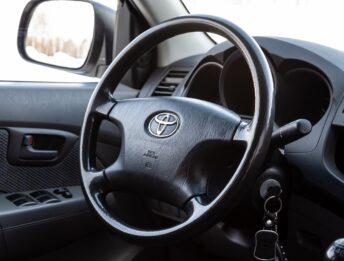 Toyota sconsiglia l’uso delle auto con gli airbag difettosi Takata