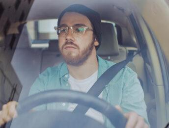 Obbligo di lenti durante la guida: come eliminare la prescrizione