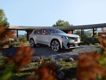 BMW anticipa il futuro con la Vision Neue Klasse X