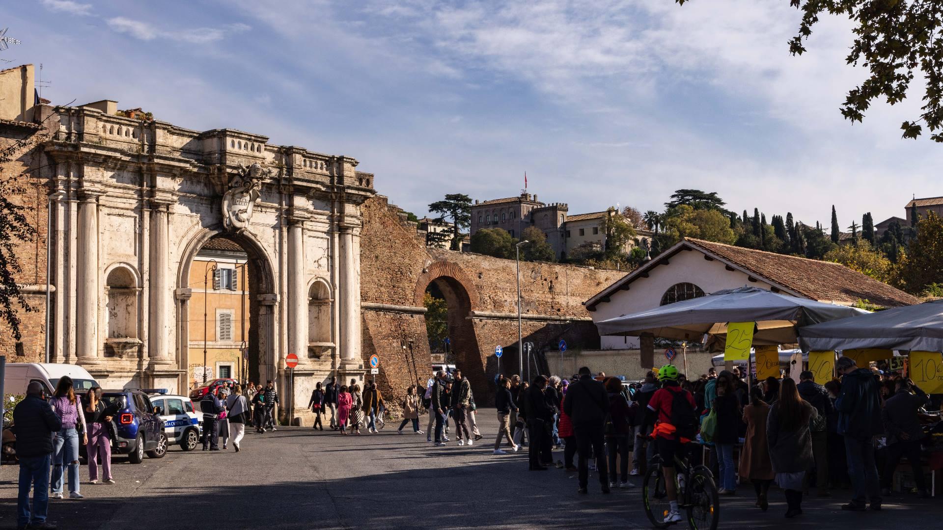 Dove parcheggiare per andare al mercato di Porta Portese?