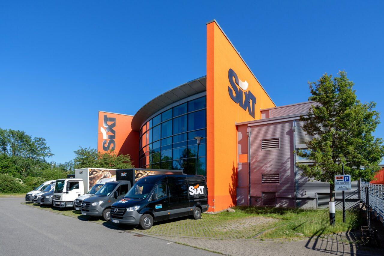 SIXT: valore auto elettriche in calo, persi 40 milioni nel 2023