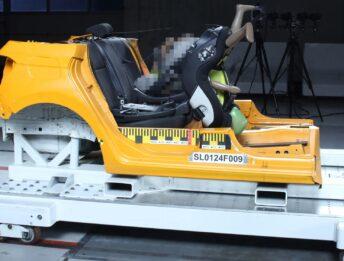 Seggiolino Peg Perego si stacca nei test, l’ADAC: “non usatelo”