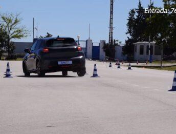 Test alce Peugeot 208 Hybrid: sicura ma pigra