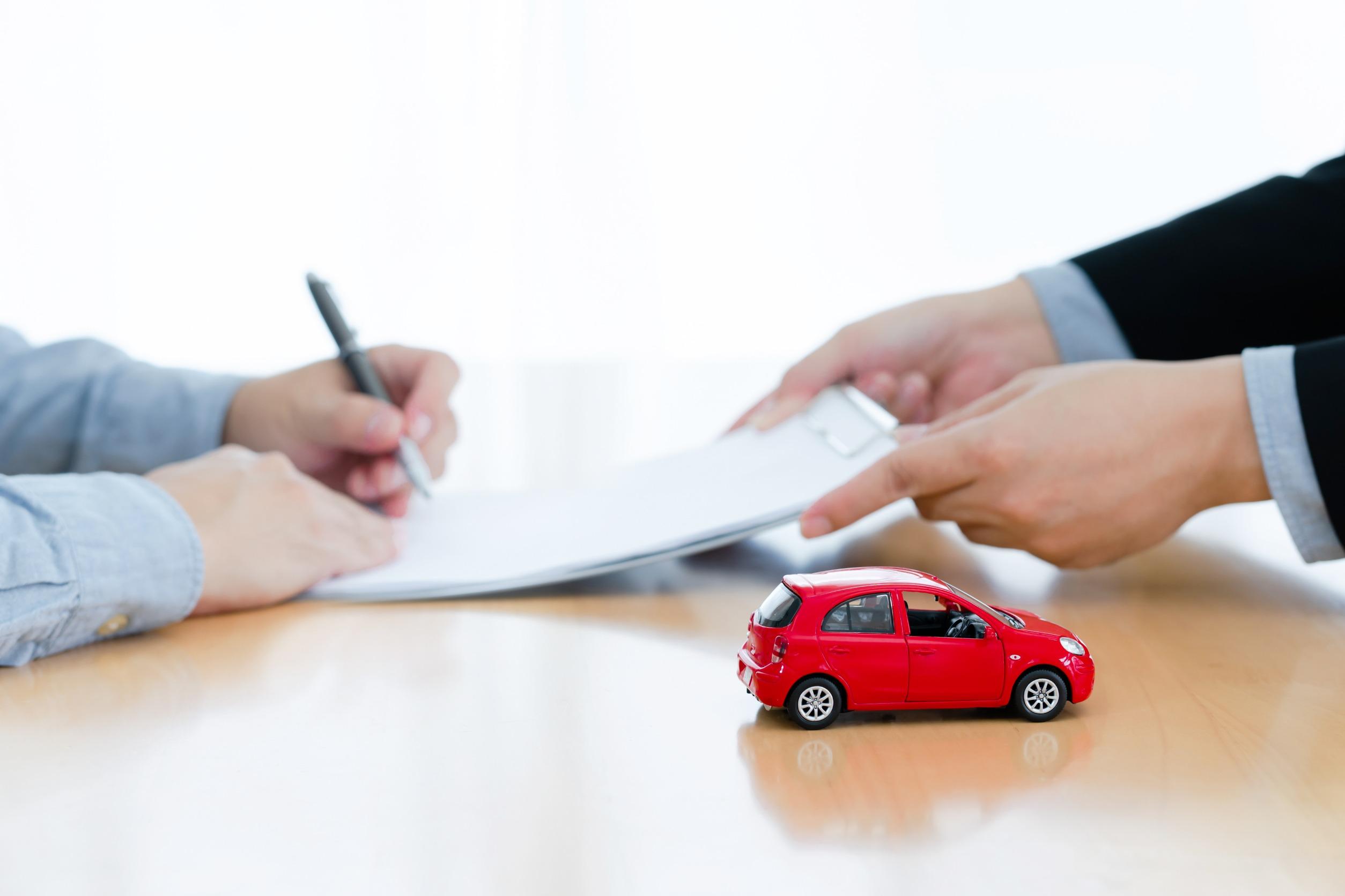 Firma contratto noleggio auto