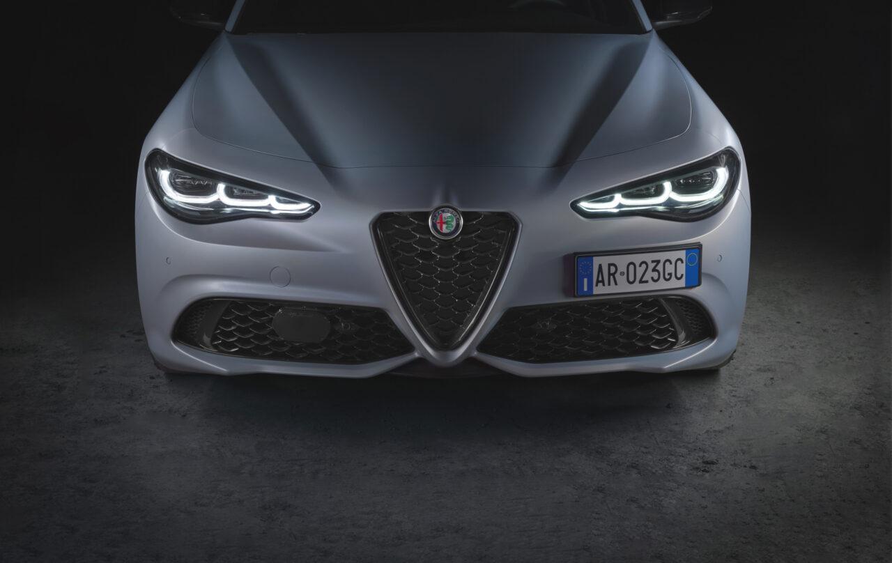 Alfa Romeo: si torna alla targa centrale, ecco perché