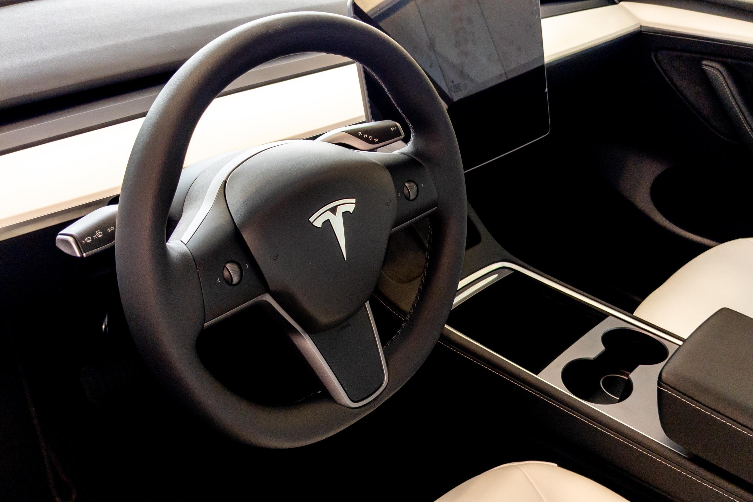 Tesla: incentivi auto 2024 per Model 3 e Model Y RWD